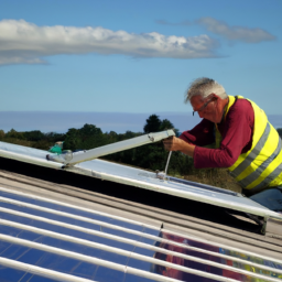 Service d'Entretien Préventif pour Prolonger la Durée de Vie de vos Panneaux Solaires Louviers